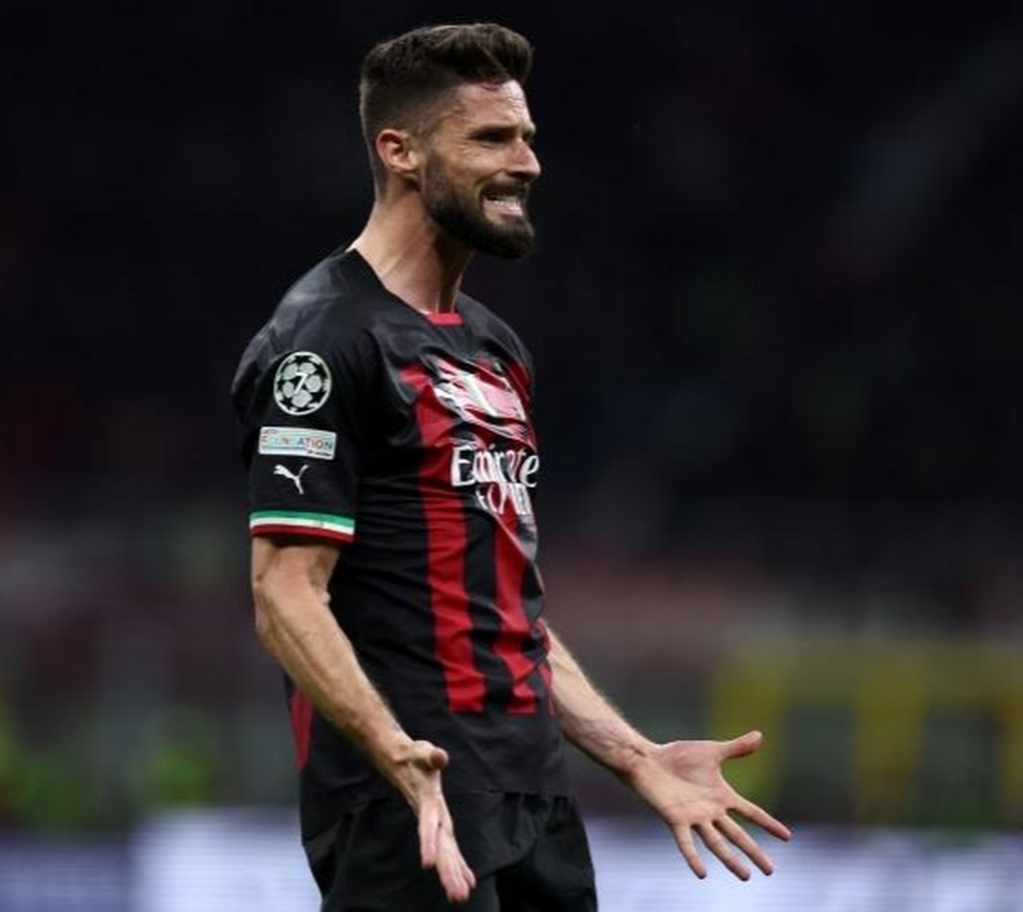 关于AC米兰负于桑普多尼亚，积分榜下滑的信息